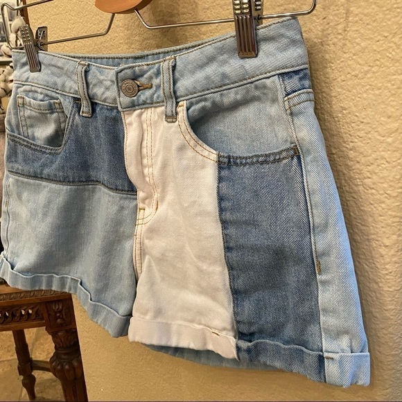 PACSUN Blue Color Block Mom Jean Shorts Size 25 - Picture 2 of 6